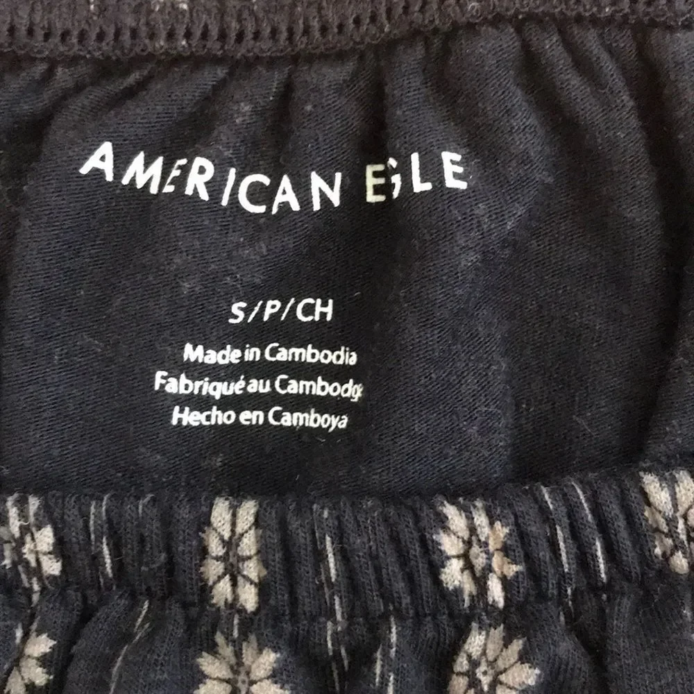 🌻3/$15 American Eagle 🦅 crop top - Picture 3 of 3